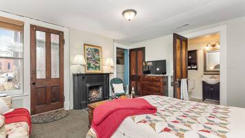 Deluxe Suite | Living area | Printers