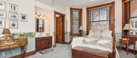 Deluxe Single Room, City View | Desk, laptop workspace, iron/ironing board, free WiFi