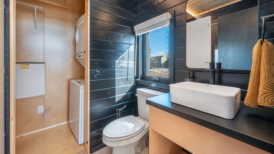 Waterfront Access Private Hot tub Yard 8