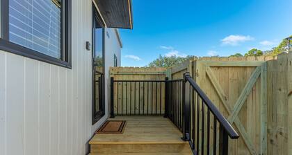 Waterfront Access Private Hot tub Yard 8