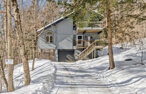 Exterior - Quechee Club Access: Pool, Golf + Fireplace (Quechee)