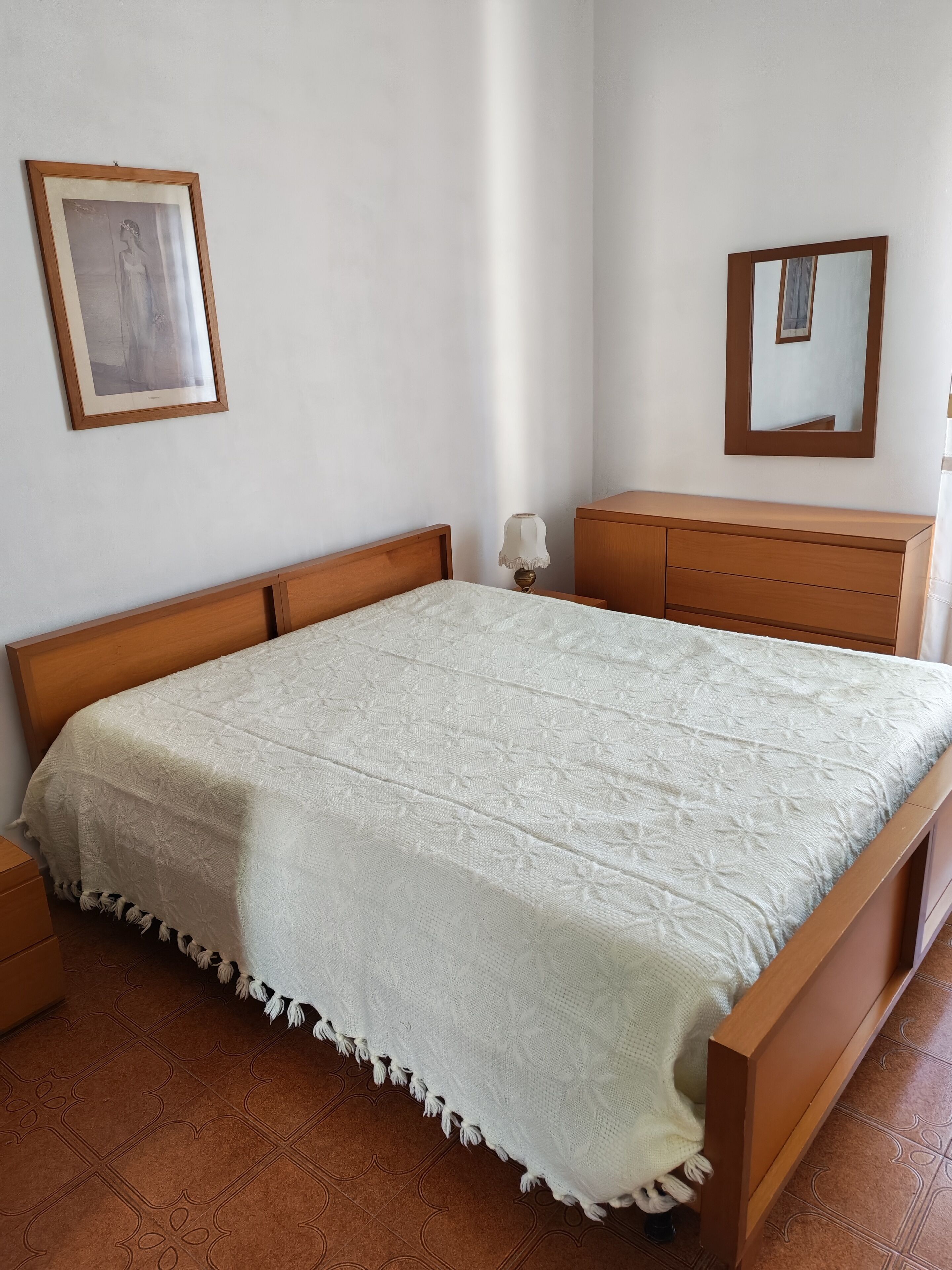 2 habitaciones, tabla de planchar con plancha y wifi gratis 