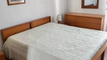2 habitaciones, tabla de planchar con plancha y wifi gratis