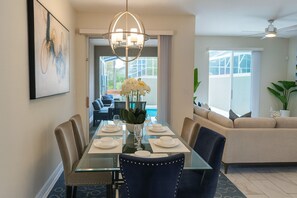 Dining - Modern Orlando getaway near Disney & Universal! (Davenport)