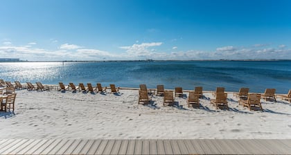 Waterfront Access Private HotTub Yard 10