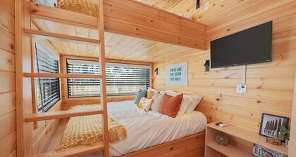 Waterfront Access Private HotTub Yard 10