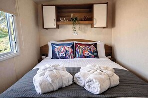 3 chambres, fer et planche à repasser, Wi-Fi gratuit, draps fournis