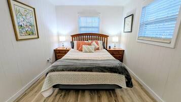2 bedrooms, desk, iron/ironing board, travel crib