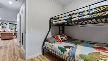 2 bedrooms, desk, iron/ironing board, travel crib