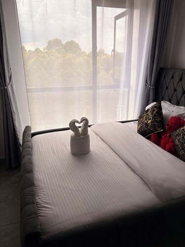 Cozy &stylish clean one bedroom Apartment