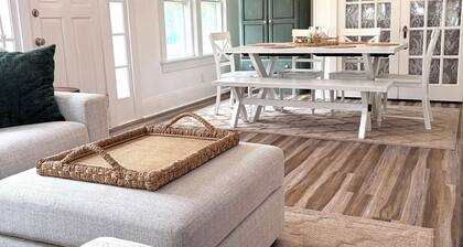Bethany Breeze: Cozy 4BR Bungalow 2 Miles to Sand!