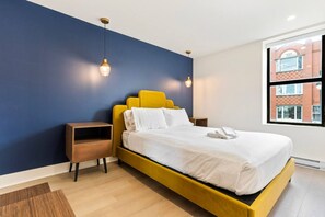 Desk, iron/ironing board, WiFi, bed sheets - Elegant Historic Suite | Two Floors of Luxury (Montreal)