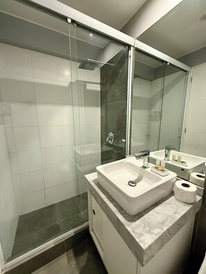 Classic Apartment | Bathroom - APT OSMA - BARRANCO  (Lima)