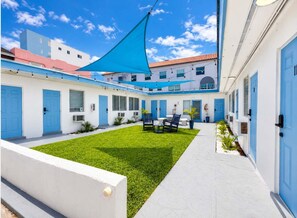 Exterior - A Coastal Nest by the Sea  Studio in a Prime Location (Hollywood)