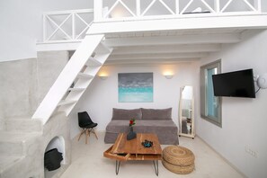 TV - Villa Eliara, Sea Views, Outdoor Hot Tub, Furnished Terrace, Santorini (Santorini)