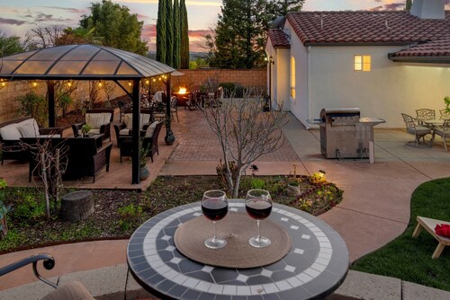 Paso del Sol |sleeps 8|KingBed|Games|Fire Table