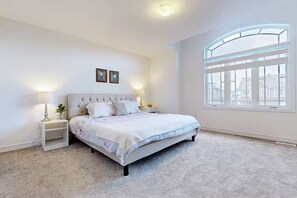 4 bedrooms, iron/ironing board, free WiFi, bed sheets - Game Room Getaway + Cozy Retreat Near Blue Mtn Ski Resort, Golf & Spa FREE Park (Collingwood)