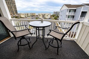Property grounds - Ocean View Condo Steps from the Beach (Myrtle Beach)