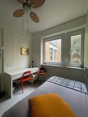 2 bedrooms, iron/ironing board, free WiFi, bed sheets - Olimpic Sunny room (Roma)