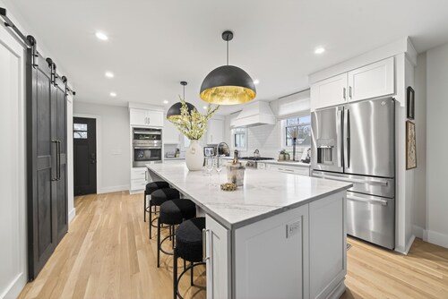 Luxury Franklin Retreat • Walk to Downtown • Front Porch