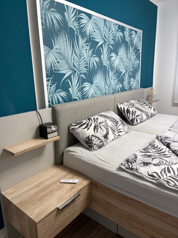 2 bedrooms, iron/ironing board, WiFi, bed sheets