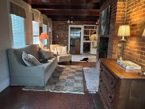Smart TV - Charming Summerville Home Less than 1.5 miles from the Augusta National. (Augusta)