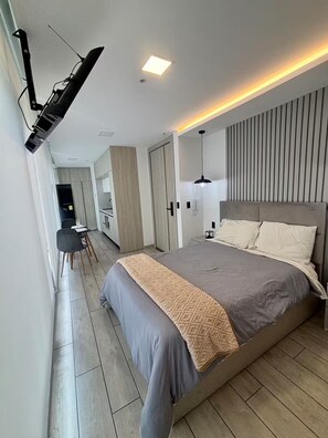 1 habitación, tabla de planchar con plancha, wifi y ropa de cama 