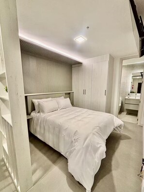 1 bedroom, iron/ironing board, WiFi, bed sheets - Modern suite • Swimming pool, jacuzzi and 24/7 security (Quito)