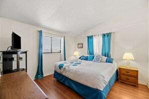 3 bedrooms, WiFi, bed sheets - Estes Flat -Private Dock-Fish cleaning station, Fish Camp (Rockport)