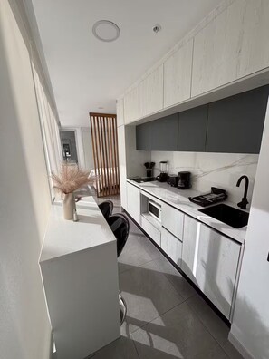 Private kitchen - Modern studio in Rep. Salvador - Swimming pool (Quito)