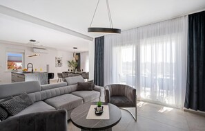 Smart TV - Awesome home in Vodice (Vodice)