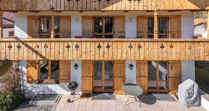 Fantastic vacation apartment with mountain views & sauna near the lake for up to 6 people