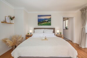 3 bedrooms, desk, iron/ironing board, travel crib