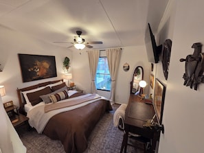 3 Schlafzimmer, Schreibtisch, Bügeleisen/Bügelbrett, Reisekinderbett