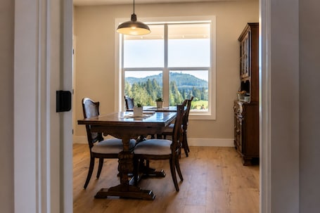 Dining room. Darlingwood