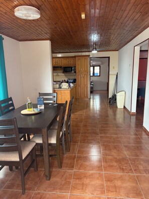 Dining - 3-bedroom 2 bath villa  private pool in Noord 5 min drive to beach (Noord)