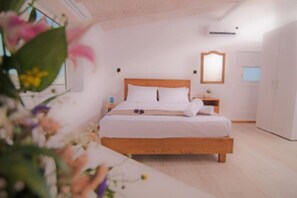 1 bedroom, iron/ironing board, WiFi, bed sheets - Nona Irene | ZAIRA by CVR (Rethymno)