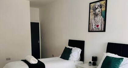 2-Bed Mexborough | Sleeps 6 | Contractors