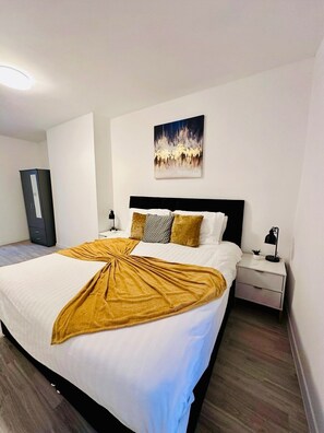 2 chambres, fer et planche à repasser, accès Internet, draps fournis