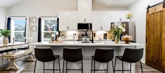 Stylish New Home Near Downtown Pine Mountain