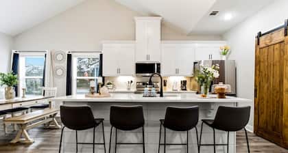 Stylish New Home Near Downtown Pine Mountain