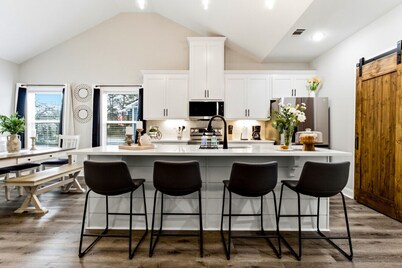 Stylish New Home Near Downtown Pine Mountain