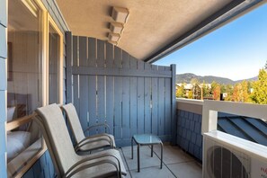 Terrace/patio - Central Village Mountain Retreat w/ Kitchen | Pool & Hot Tub (Whistler)