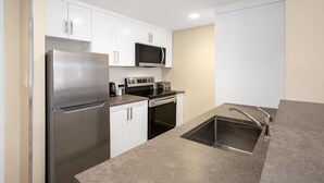 Coffee/tea maker, fridge, microwave, oven - Mountain Views and Hot Tub | Perfect Village Stay (Whistler)