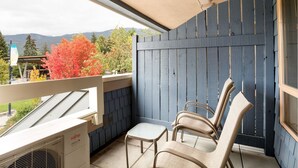 Property grounds - Mountain Views and Hot Tub | Perfect Village Stay (Whistler)