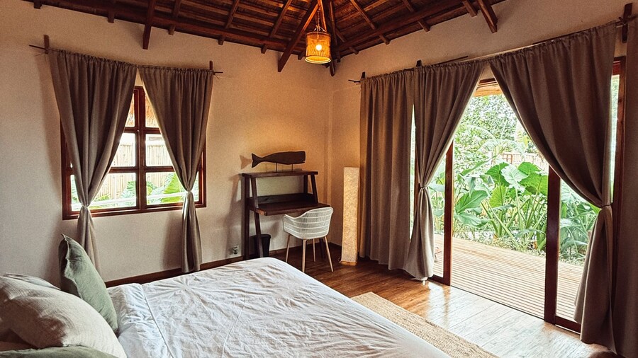 Baia beachfront boutique lodge