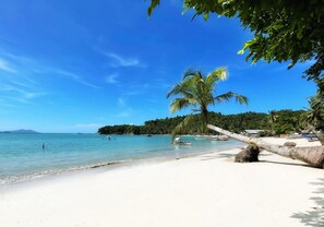 Front of property - Baia beachfront boutique lodge (San Vicente)
