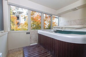 Interior - Spacious Family Stay | Full Kitchen & Fireplace | Near Blackcomb & Gondola (Whistler)