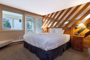 2 bedrooms, iron/ironing board, free WiFi, bed sheets - Whistler Village Stay | Spacious Comfort w/Full Kitchen & Fireplace | Ski Access (Whistler)