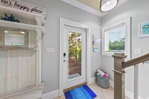 Interior - Blu’s Away - Short Walk to the Beach! Just steps from the Pool! Rooftop Deck with beautiful views! Sleeps 12 (Santa Rosa Beach)